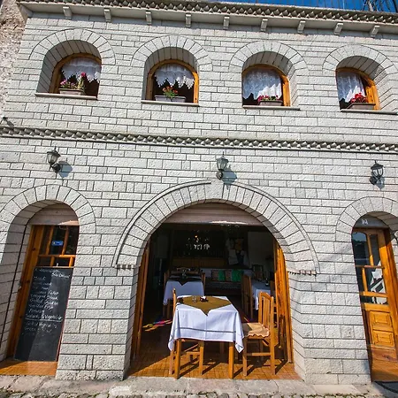 Couette-café Kotoni Gjirokastër