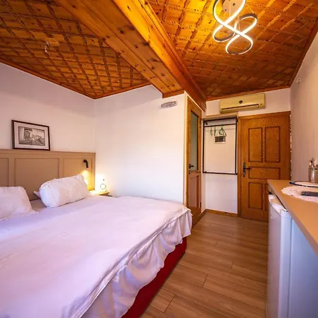 Kotoni B&B Gjirokastër